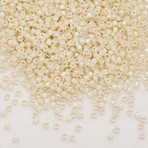 Delica, Größe #11, cremeweiße Glasperle, undurchsichtig, abwechselnd, 1,1x1,7mm, 5,2 g