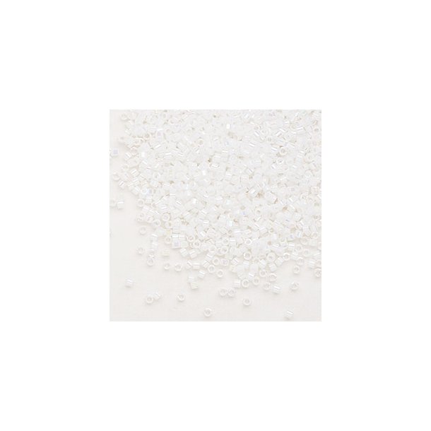 Delica, size #11, white glass bead, alternating, 1,1x1,7mm