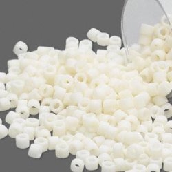 Delica, Gr&ouml;&szlig;e #11, elfenbein, wei&szlig;, matt, Glasperlen, opak, 1,1x1,7 mm, 5,2 g.