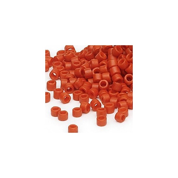 Delica, størrelse #11, koral-rød, mat, opak 1,1x1,7mm, 5,2 gram