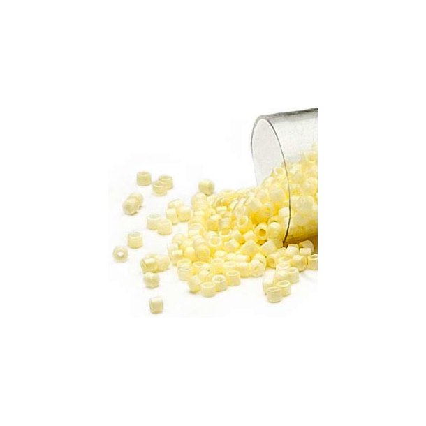 Delica, strrelse #11, mat lys gul glasperle, 5,2 gram