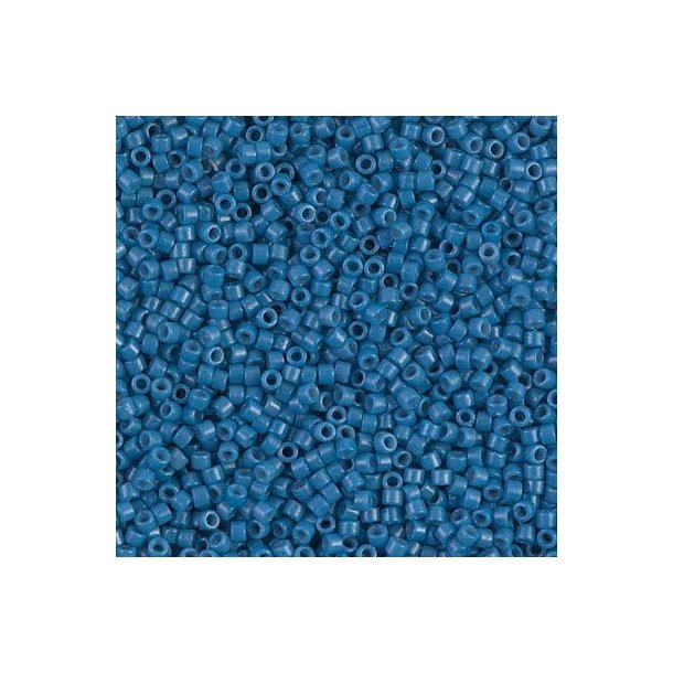 Delica, størrelse #11, enebær blå glasperle, opak, 1,1x1,7mm.