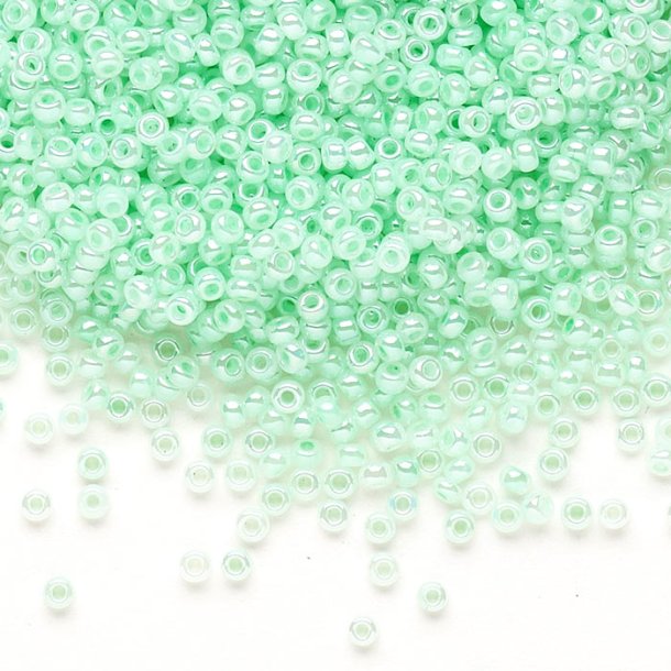 Matsuno seed bead #11, pastel sea foam, opaque, 2x1.6mm, 40gr, ca. 4100pcs, 