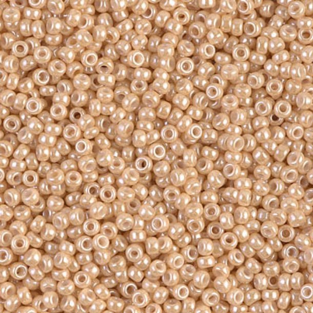 Miyuki seed bead, lys karamel, blank, strrelse #11, 2x1,5 mm, 2250 stk