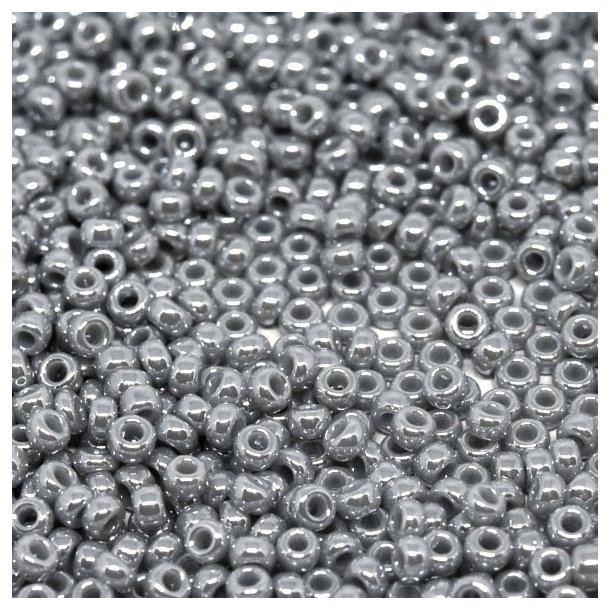 Miyuki seed bead, gl&auml;nzend silbergrau, Gr&ouml;&szlig;e #11, 2x1,5 mm, ca. 2250 Stk.