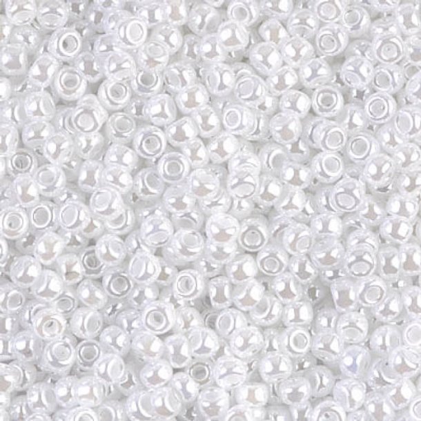 Miyuki seed bead, gl&auml;nzend, wei&szlig; ceylon, Gr&ouml;&szlig;e #11, 2x1,5 mm, ca. 1200 stk