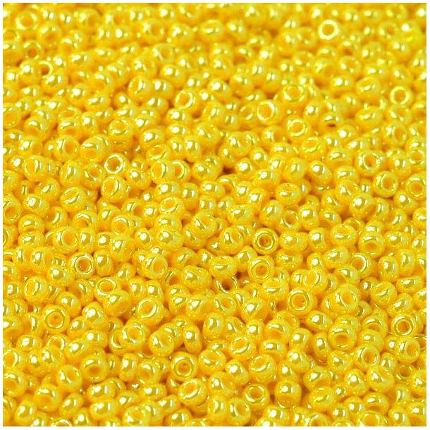Miyuki seed bead, yellow, luster, size #15, 1,5x1 mm, ca. 3000 pcs