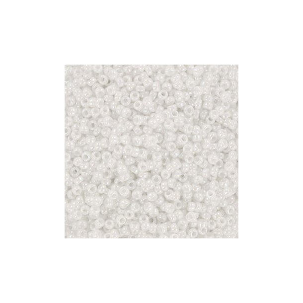 Miyuki seed bead, ceylon white pearl, size #15, 1.5x1 mm, ca. 3000 stk