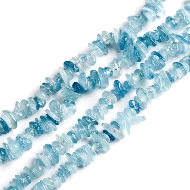 Aquamarine, strand, small nuggets, ca. 8x4x2 mm, ca. 120 pcs.