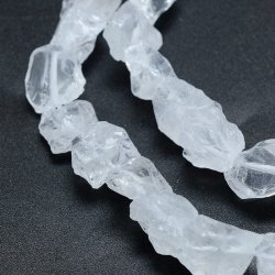Bergquarz, ganzer Strang, rohe Nuggets, halbtransparent, 7-11x8-10 mm, ca. 47 Stck