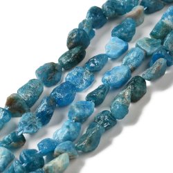 Apatit, ganzer Strang, intensiver T&uuml;rkis, rohes Nugget, 9-10x8-9 mm. ca. 45 St&uuml;ck.