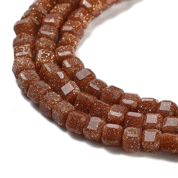 Brown golden sandstone, cubic facetted bead, 2,5x2,5x2,5 mm, approx. 170pcs.