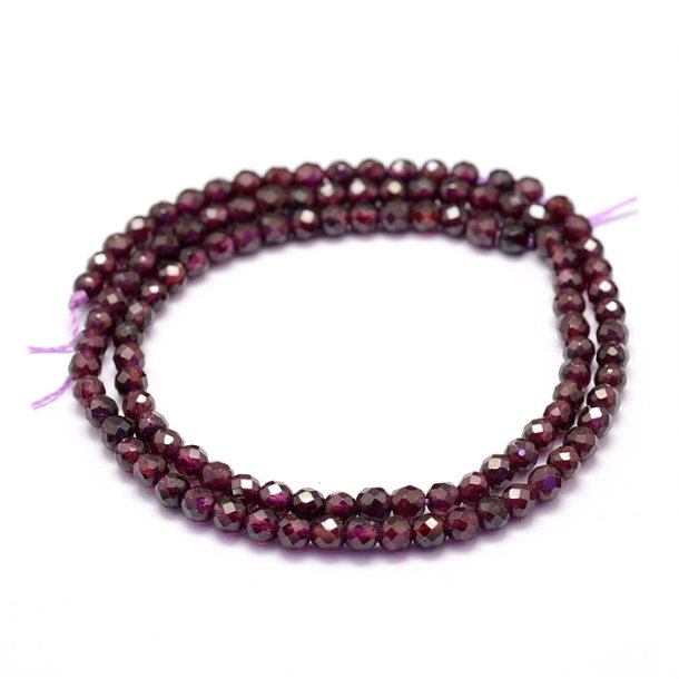 Dark red garnet, complete strand, faceted beads, 4mm, ca. 95pcs.