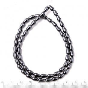 Hämatit, ganzer Strang, dunkel metallisch, Tropfen 7x4 mm, 58 Stk.