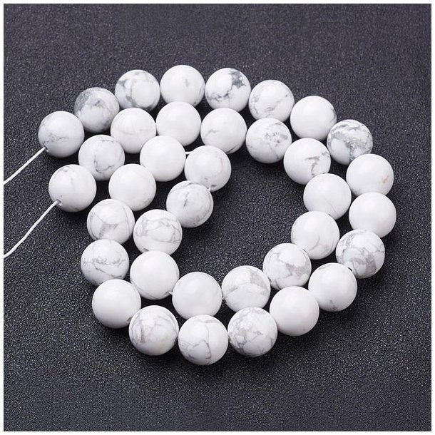 Howlite, entire strand of beads, round bead, white-grey marbled, 10mm, 37pcs.