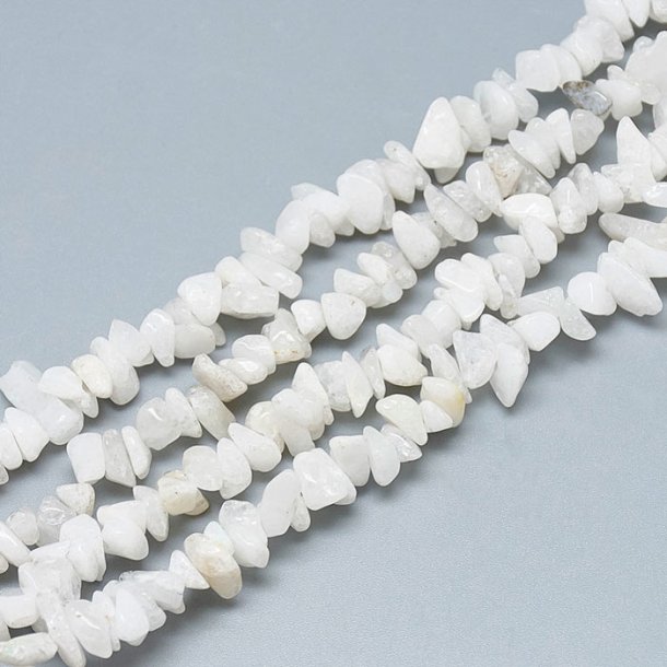 Jade bead, full strand, semi-transparent, milky white, ca. 7x4x3mm, ca. 250pcs.
