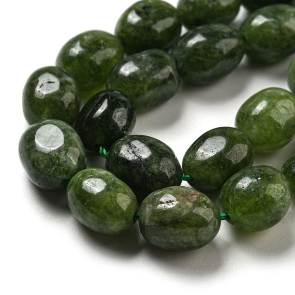 Jade, gef�rbt, dunkelgr�n, Nuggets, 12,5x10 mm, 4 Stck