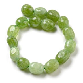 Jade, gef�rbt, halbe Kette, hellgr�n, Nuggets, 12,5x10 mm, 15 Stck