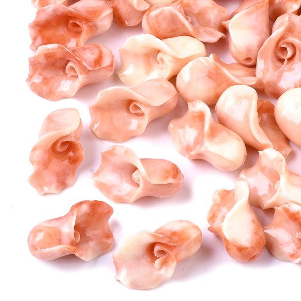 Synthetic coral bead, Calla Lily flower, salmon, 15x10x9 mm, hole 1,5 mm, 6 pieces.