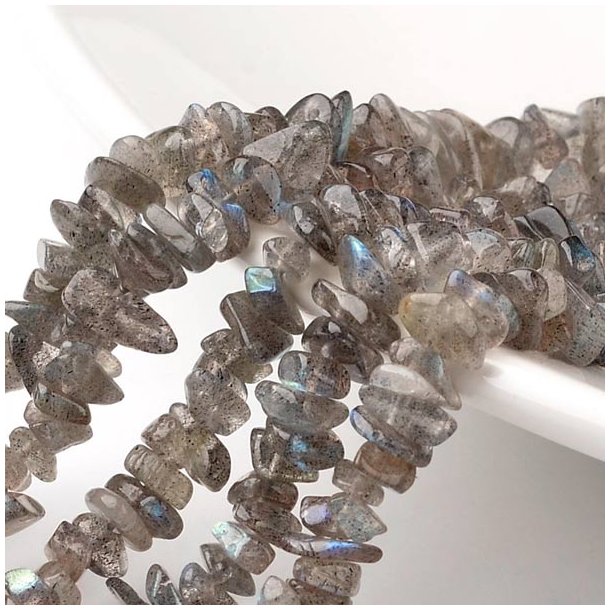 Labradorite, whole strand, polished nuggets, grey, shimmering, ca. 8x5x3mm, ca. 130pcs