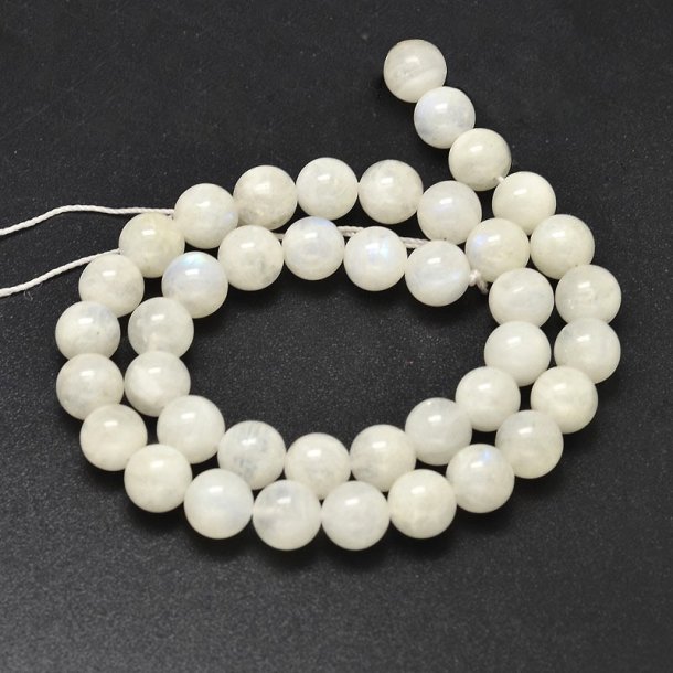 Moonstone, full strand, round, shiny, milky white alternating, 10 mm, appx. 41 pcs