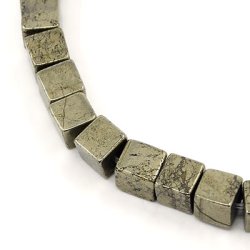 Pyrith, W&uuml;rfelperle, dunkelkhaki, 6x6x6 mm, 6 Stk.