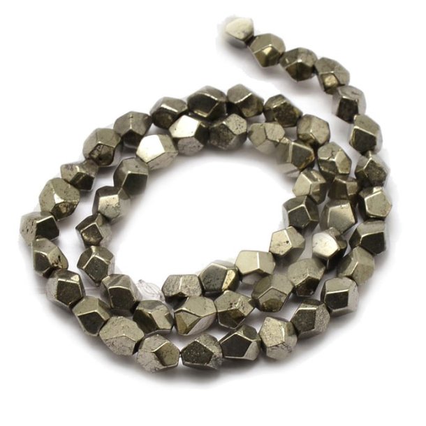 Pyrit, hel streng, ujvn facetteret perle, 7x7x7 mm, ca. 57 stk.