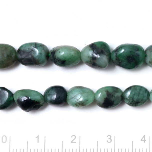 Smaragd, polierter Nugget, dunkelgrn, ca. 6-9x5-7 mm, 4 Stck