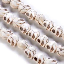 Gepresster T&uuml;rkis, antik wei&szlig;er Totenkopf, 110x8x7,5mm, 2 Stk.