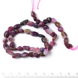 Turmalin-Mix, Schnur, Nuggets, rote-lila Farben, ca. 9x7x5 mm, ca. 47 Stk.