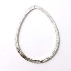 Silver teardrop-shaped outline, brushed, flat with 0,9mm hole at the top, 38x30mm. 1pc.