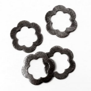 Schwarzes Messing, gebürstete Blumenform, Durchmesser 17,5 mm, 4 Stk.