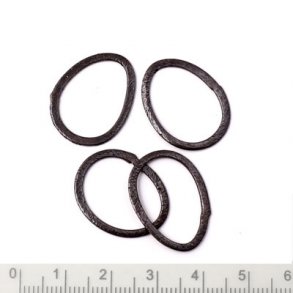 Schwarze Messingtropfen, flach, gebürstet, 22x18 mm, 4 Stk.