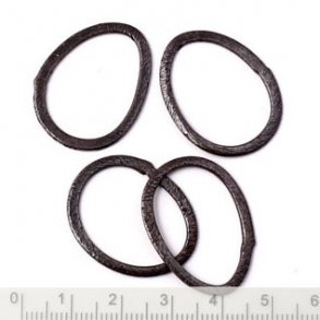 Schwarze Messingtropfen, flach, gebürstet, 28x22 mm, 4 Stk.