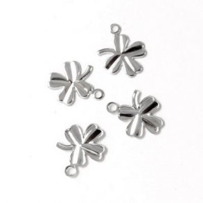 Glücksklee, Kleeblatt-Anhänger, Messing versilbert, Länge 10 mm, 6 Stück.