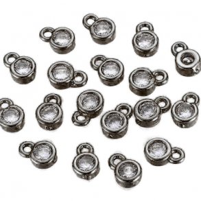 Kleine Anhänger mit Zirkonia und Öse, schwarzes messing, 6x4x2 mm, 4 Stk