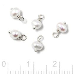 Charm with white 4.5 mm freshwater pearl, silver, 2 pcs