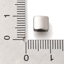 Viereckige Perle / Verschlussperle, klein, blanker Stahl, 6x6,5 mm, 1 Stck