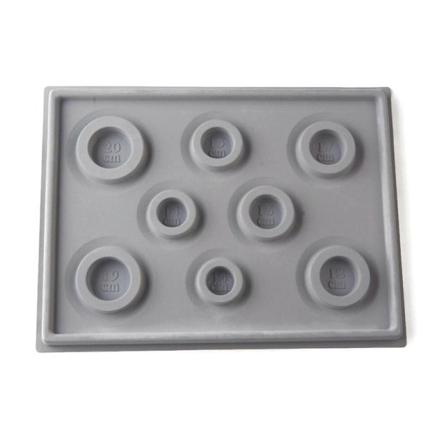 Bead tray in grey plastic, with circles for easy measuring of bracelets 35x26 cm