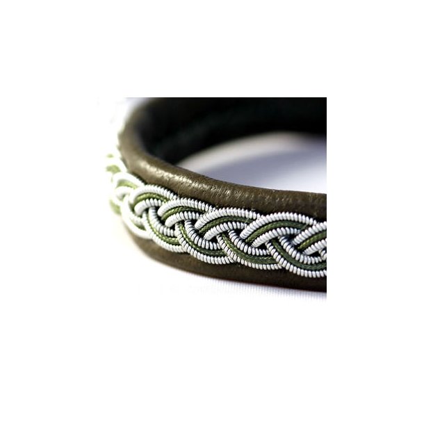 Tin wire with silver, twisted, supplier no. 0.35, thickness 0.9mm, 1 meter. Delivered in one piece when buying several pieces.