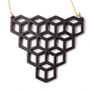 Holz-Anhänger, seckseckige Formen, schwarz, 52x57x2,5 mm, 1 Stk.