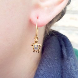 Schildkr�te, Anh�nger mit blauen Zirkonia 18K vergoldetes Messing, 14,5x9,5 mm, 2 Stck