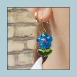 Blume mit Blttern, mehrfarbig, Glas und Messing, ca. 24x14,5x9 mm, 5 Stck